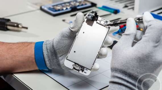 Repair or Replace Your Old Phone? How to Decide